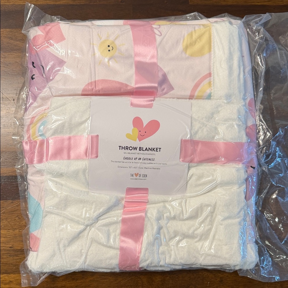 Eden in Love Throw Blanket Be the Aloha Print